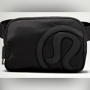 Lululemon Athletica - Black Belt Bag - Large Logo